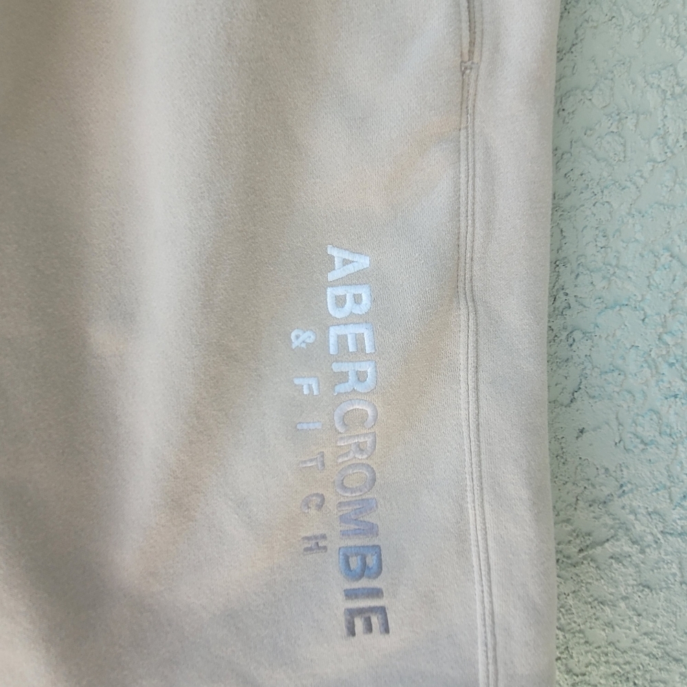 Abercrombie & Fitch Gray Soft Fleece Shorts - Picture 2 of 8
